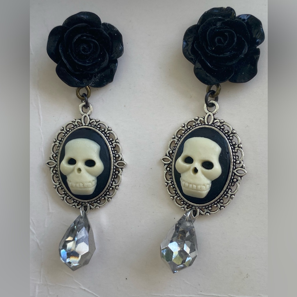Crystal Tear Drop Cameo Skeleton Skull Black Rose Earrings Charming Delicate